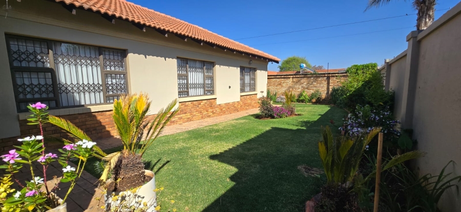 3 Bedroom Property for Sale in Wilkoppies North West